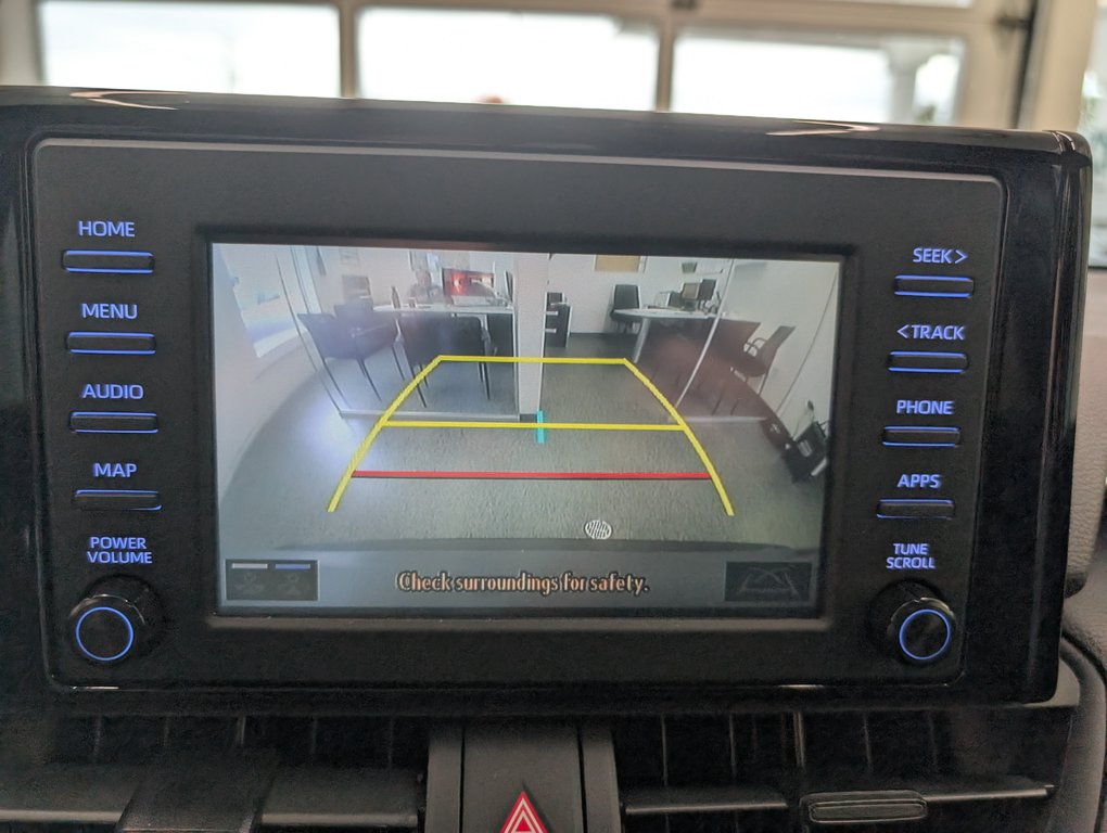 Toyota RAV4 LE AWD, 2021 à Magog, Québec - 20 - w1024h768px