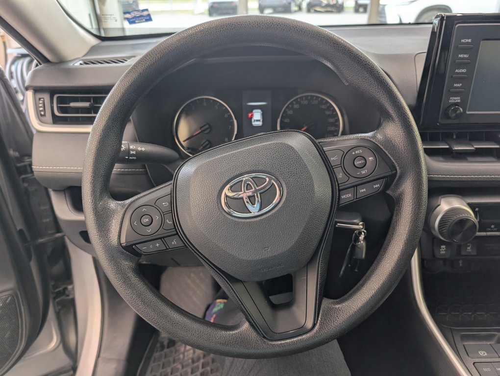 Toyota RAV4 LE AWD, 2021 à Magog, Québec - 15 - w1024h768px