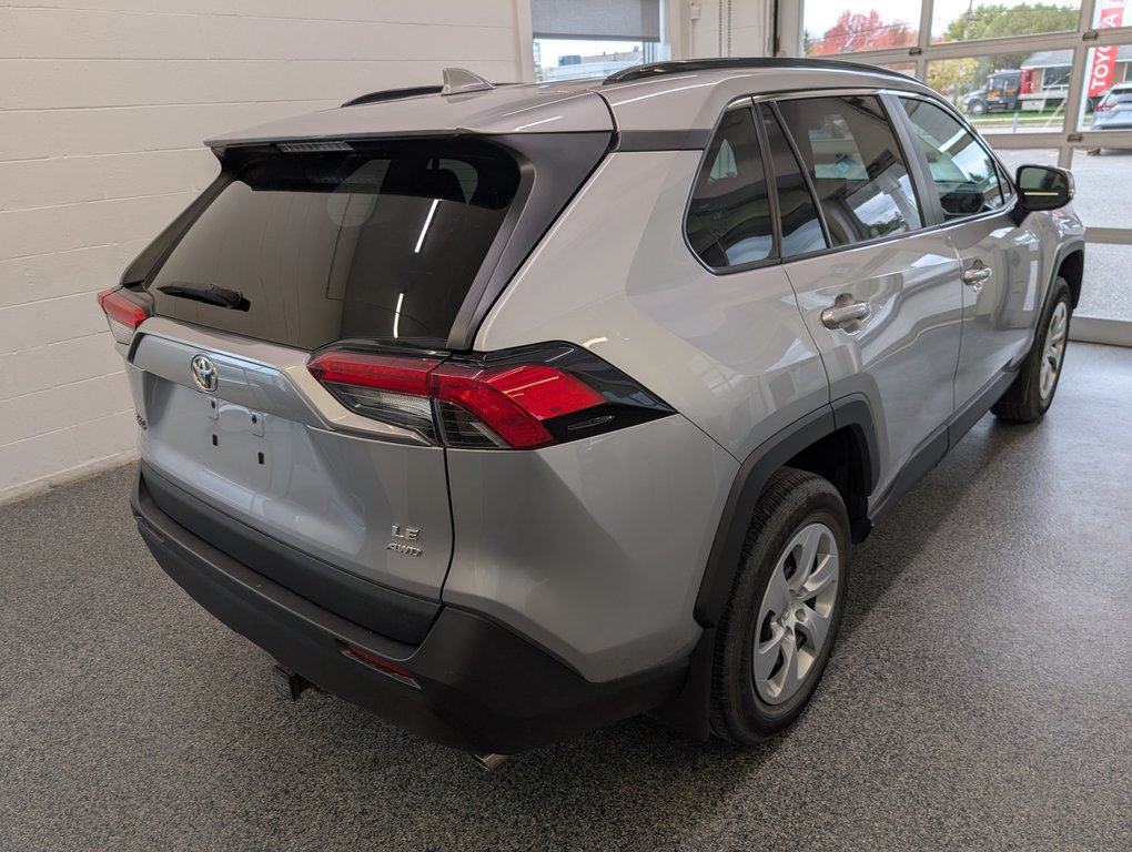 Toyota RAV4 LE AWD, 2021 à Magog, Québec - 3 - w1024h768px