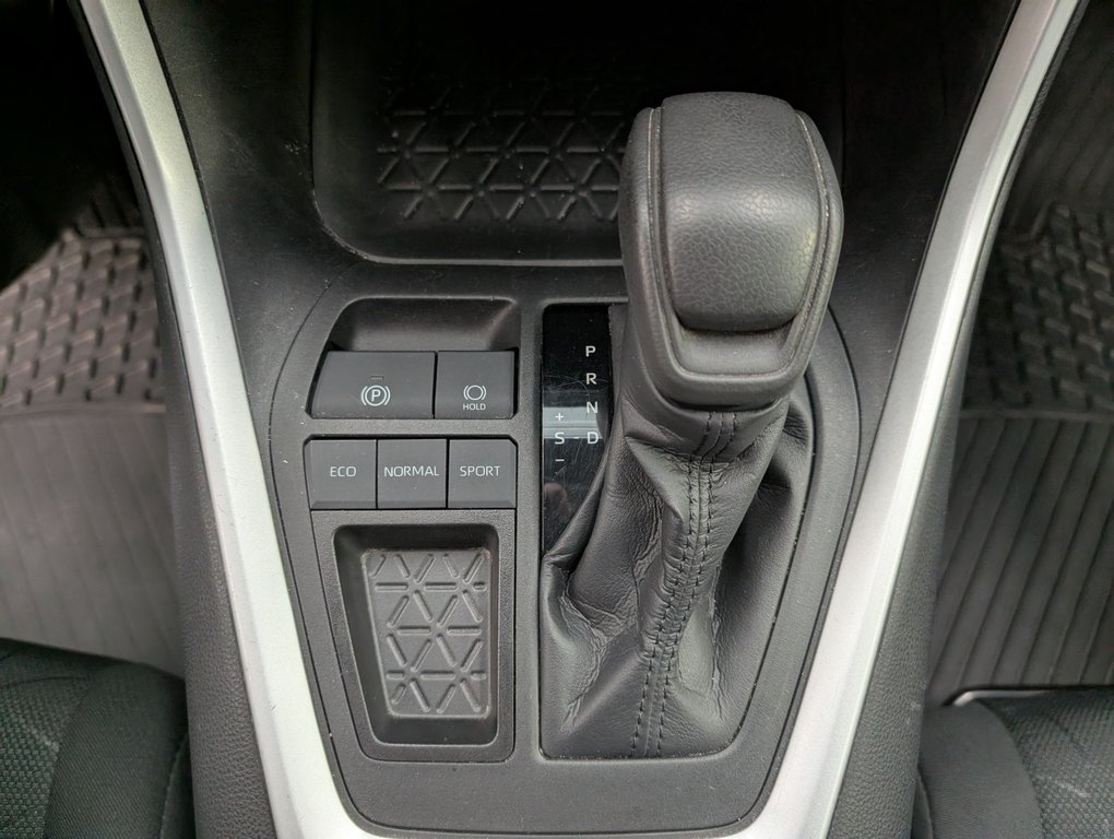 Toyota RAV4 LE, A/C, 2021 à Magog, Québec - 16 - w1024h768px