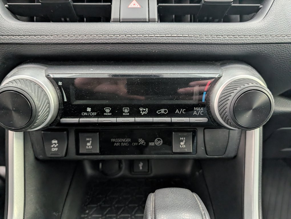 Toyota RAV4 LE, A/C, 2021 à Magog, Québec - 17 - w1024h768px