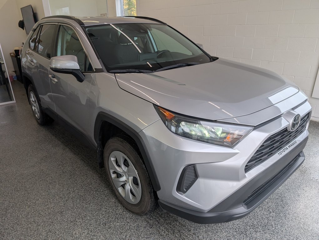 Toyota RAV4 LE, A/C, 2021 à Magog, Québec - 1 - w1024h768px