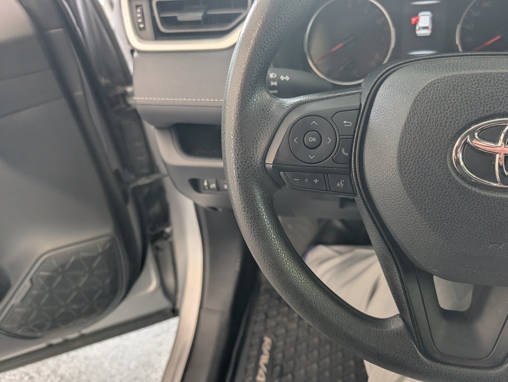 Toyota RAV4 LE, A/C, 2021 à Magog, Québec - 18 - w1024h768px