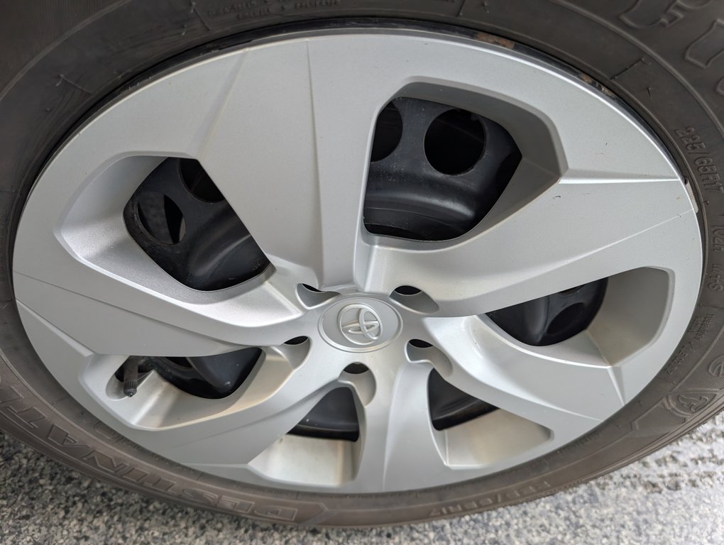 Toyota RAV4 LE, A/C, 2021 à Magog, Québec - 23 - w1024h768px