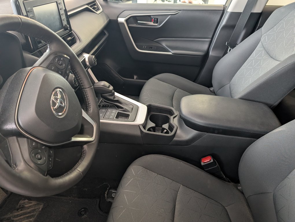 Toyota RAV4 XLE AWD, GARANTIE JUSQU EN 2026, 2021 à Magog, Québec - 11 - w1024h768px