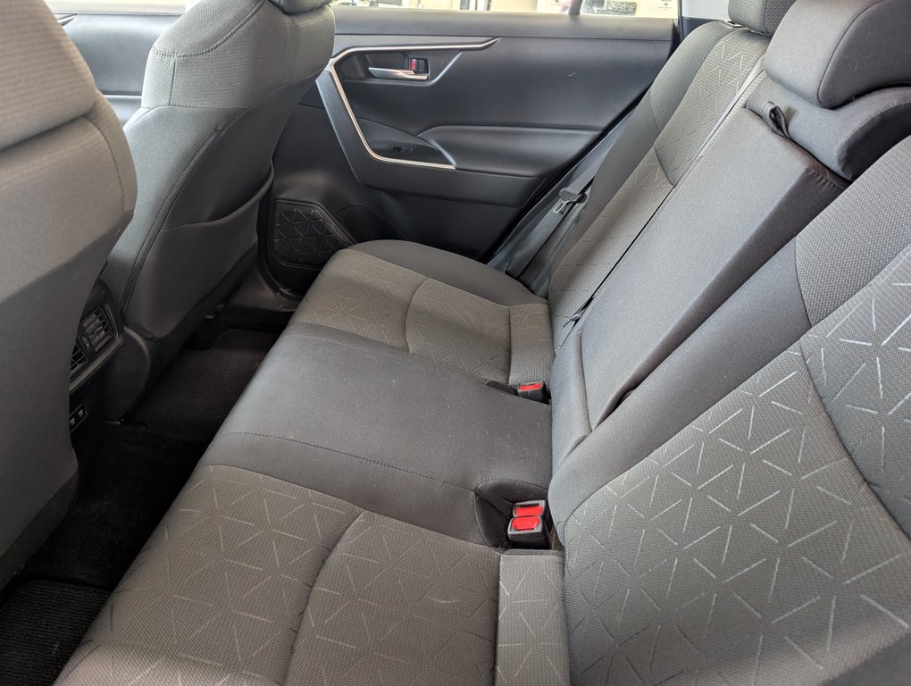 Toyota RAV4 XLE AWD, GARANTIE JUSQU EN 2026, 2021 à Magog, Québec - 10 - w1024h768px