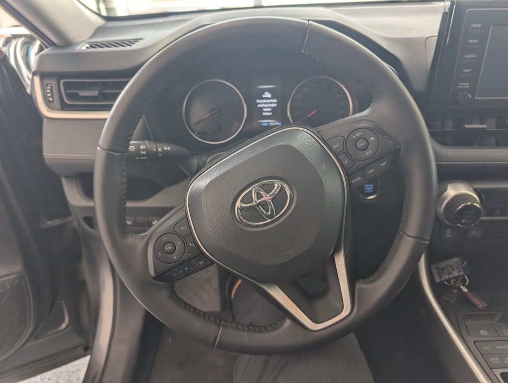 Toyota RAV4 XLE AWD, GARANTIE JUSQU EN 2026, 2021 à Magog, Québec - 15 - w1024h768px