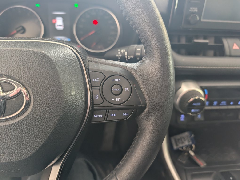 Toyota RAV4 XLE AWD, GARANTIE JUSQU EN 2026, 2021 à Magog, Québec - 19 - w1024h768px