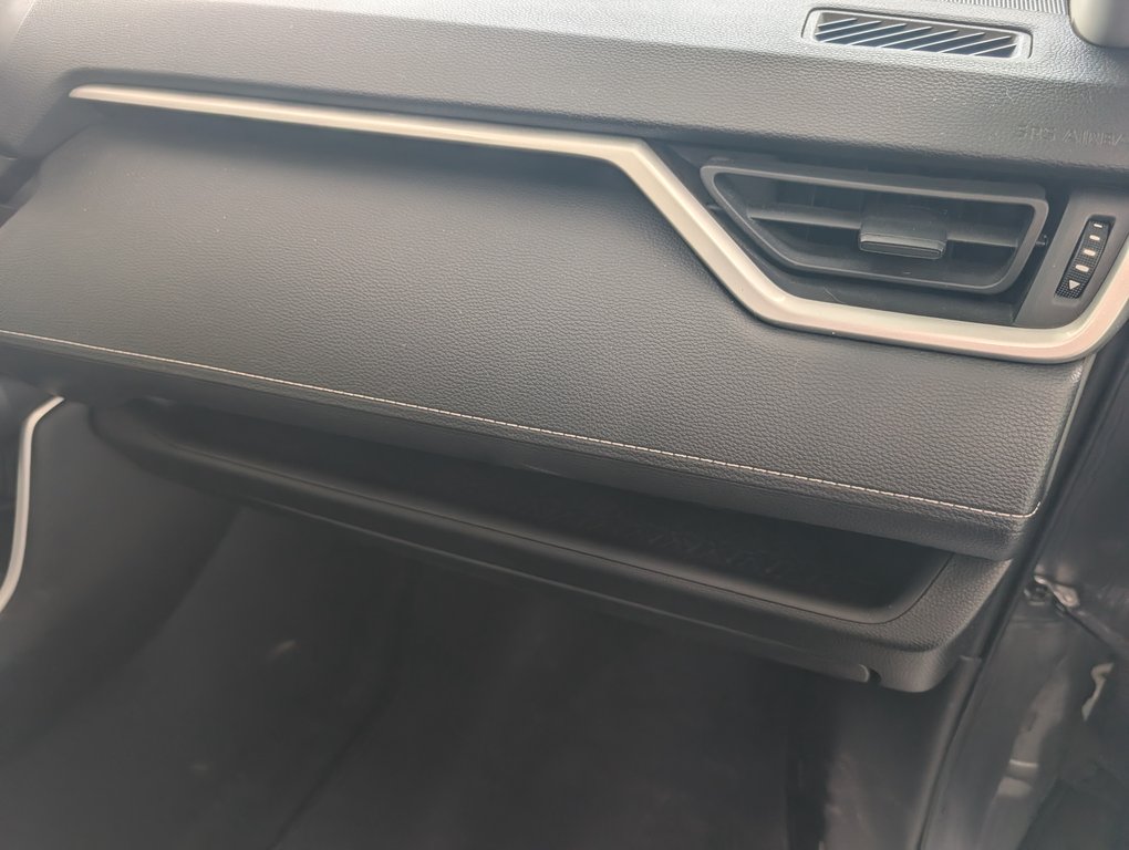 Toyota RAV4 XLE AWD, GARANTIE JUSQU EN 2026, 2021 à Magog, Québec - 9 - w1024h768px