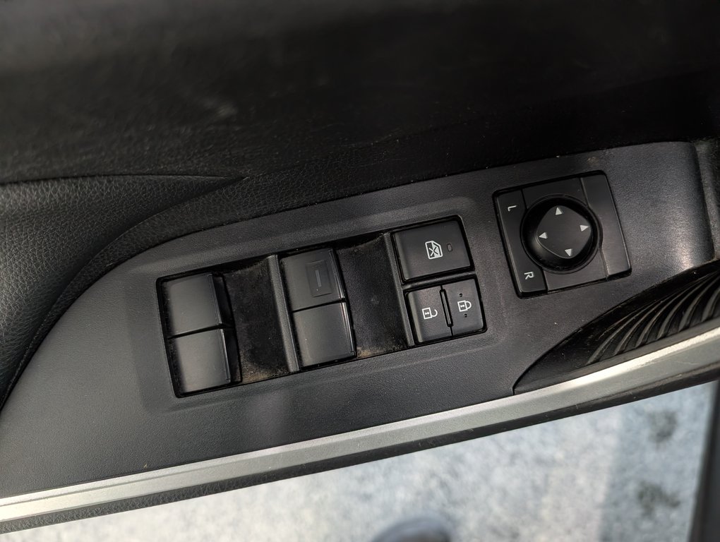 Toyota RAV4 LE AWD 2021 à Magog, Québec - 12 - w1024h768px