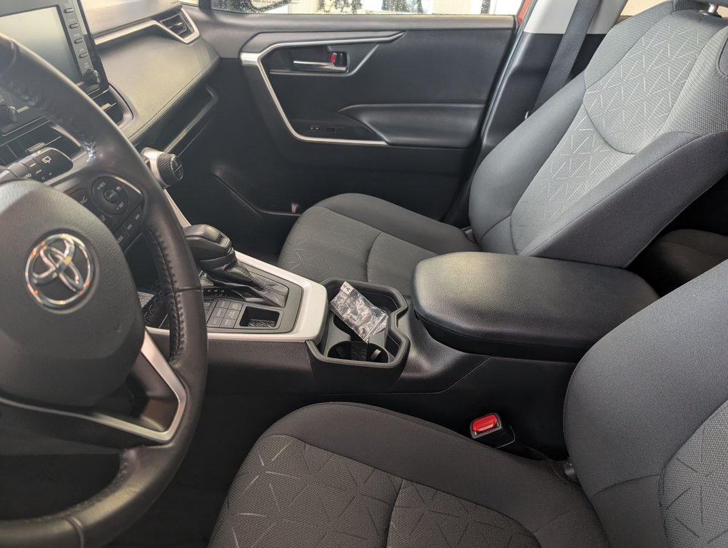 2021 Toyota RAV4 XLE AWD in Magog, Quebec - 11 - w1024h768px