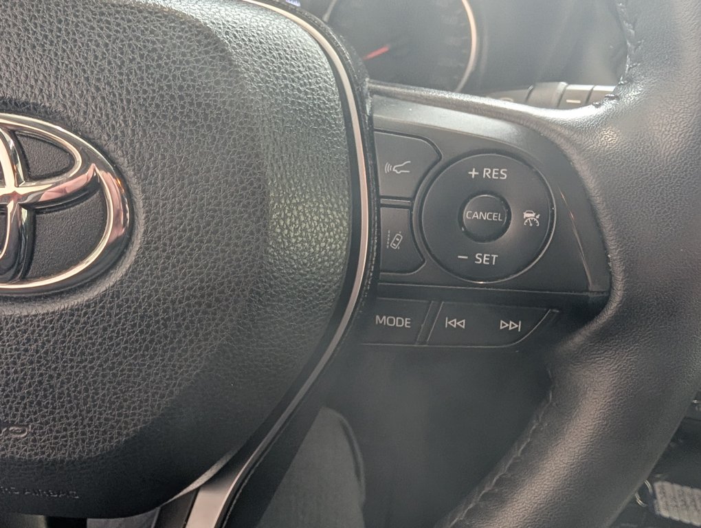 2021 Toyota RAV4 XLE AWD in Magog, Quebec - 19 - w1024h768px