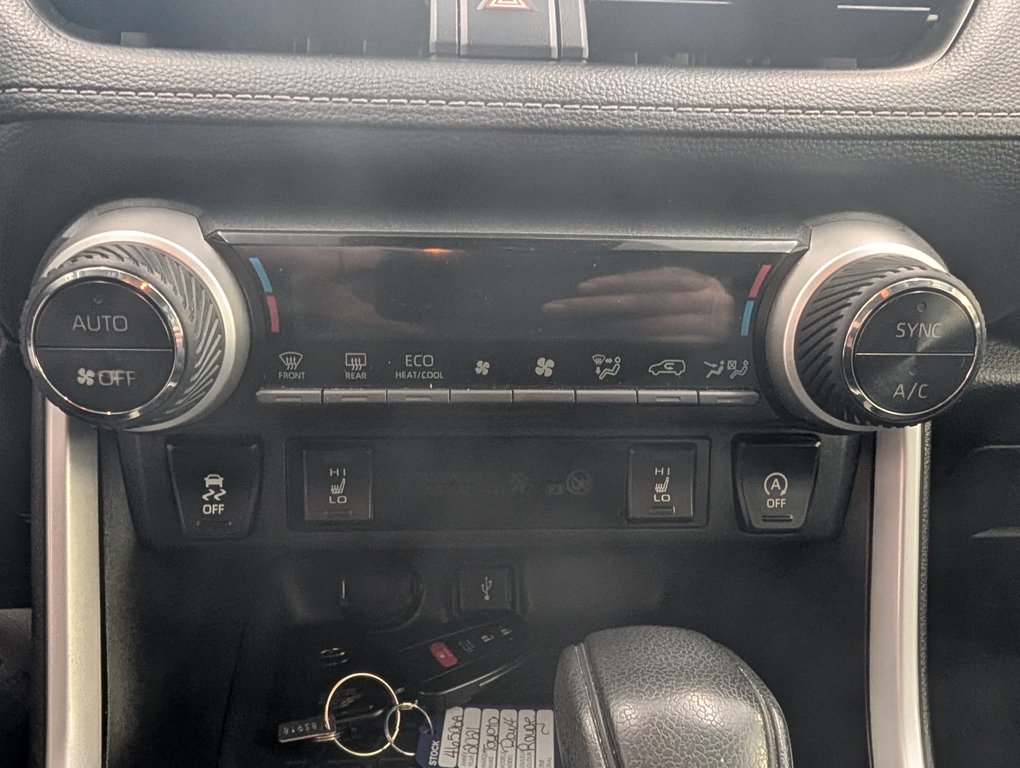 2021 Toyota RAV4 XLE AWD in Magog, Quebec - 17 - w1024h768px