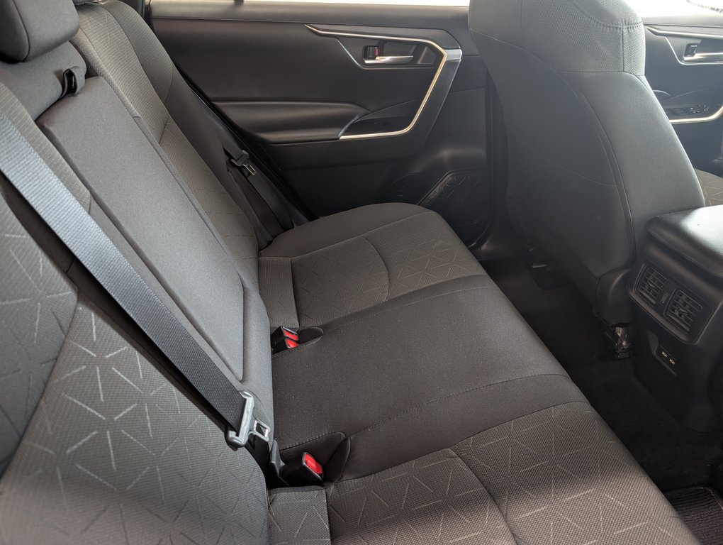 2021 Toyota RAV4 XLE AWD in Magog, Quebec - 7 - w1024h768px