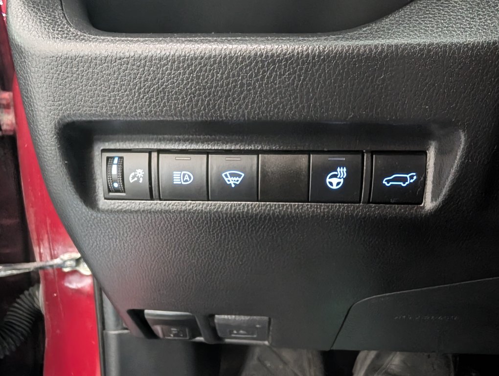 2021 Toyota RAV4 XLE AWD in Magog, Quebec - 22 - w1024h768px