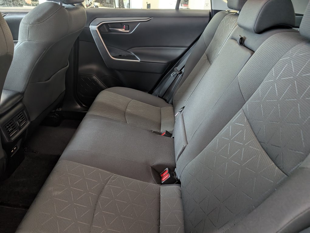 2021 Toyota RAV4 XLE AWD in Magog, Quebec - 10 - w1024h768px
