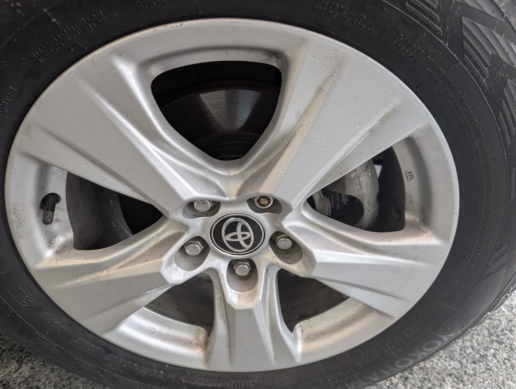 2021 Toyota RAV4 XLE AWD in Magog, Quebec - 23 - w1024h768px
