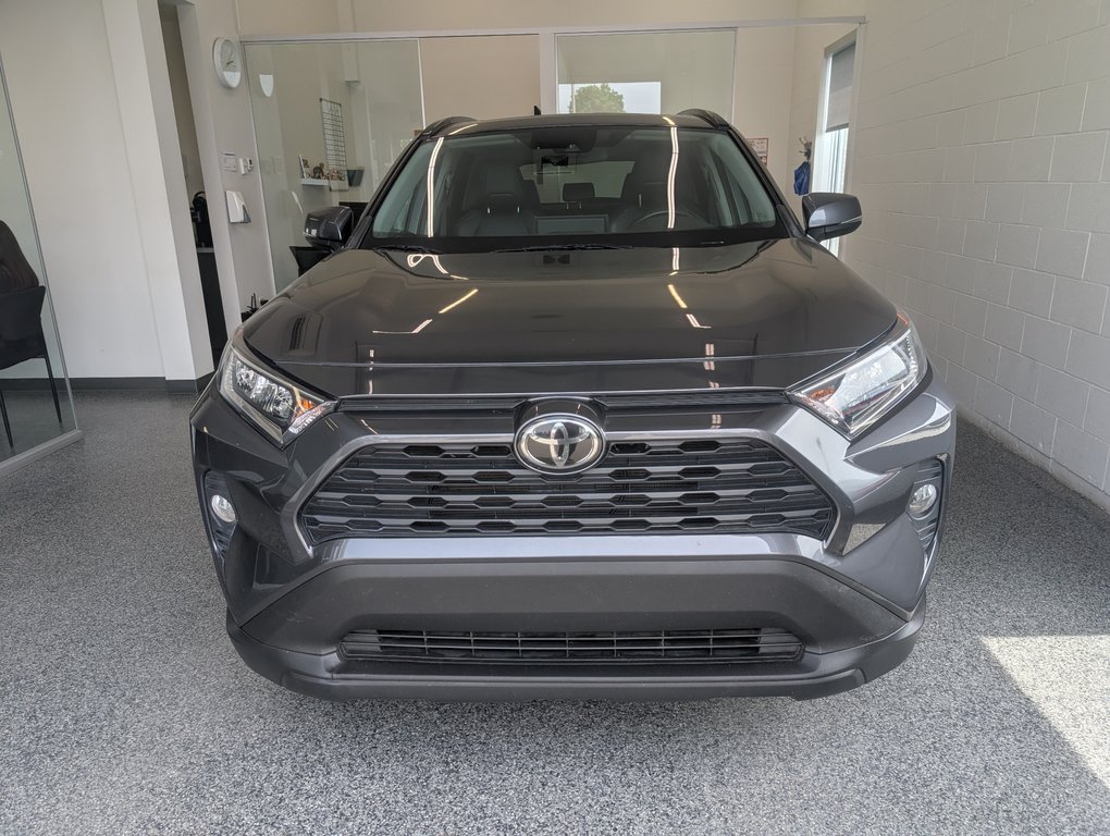Toyota RAV4 XLE PREMIUM AWD, 2021 à Magog, Québec - 5 - w1024h768px