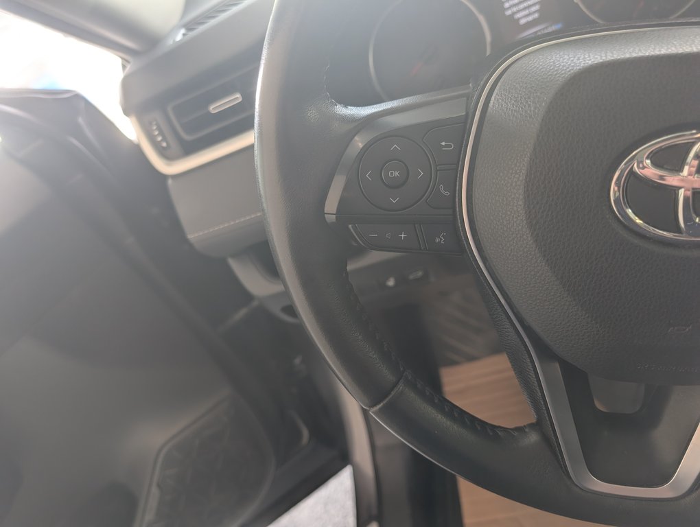 Toyota RAV4 XLE PREMIUM AWD, 2021 à Magog, Québec - 19 - w1024h768px