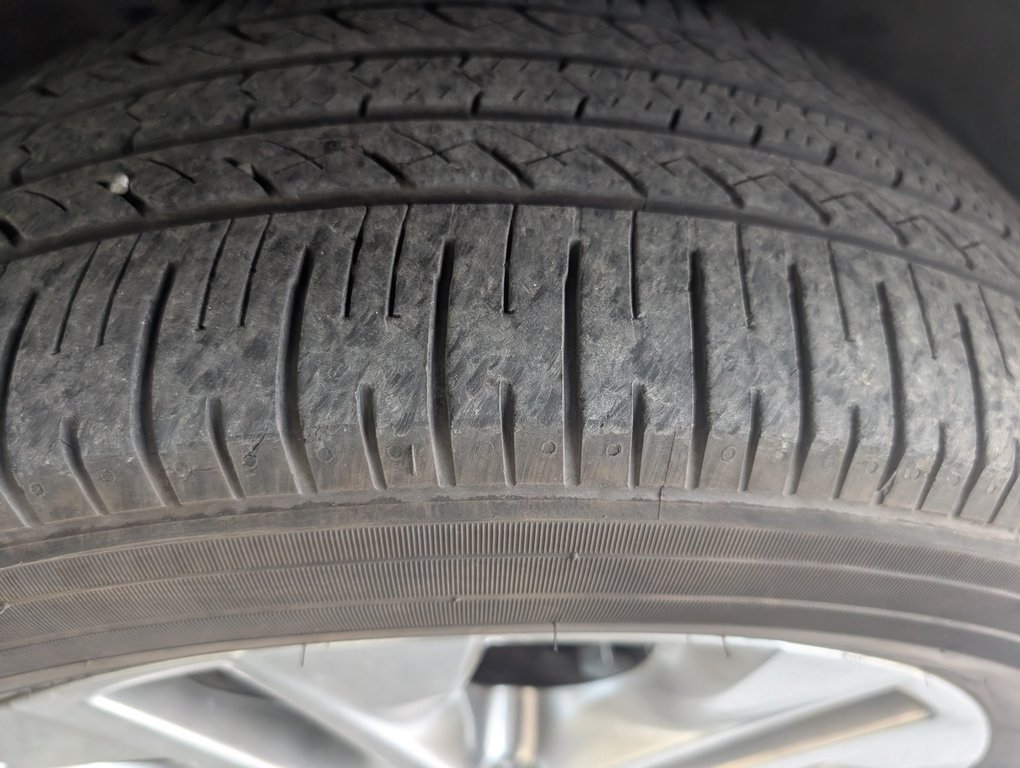 Toyota RAV4 XLE PREMIUM AWD, 2021 à Magog, Québec - 24 - w1024h768px