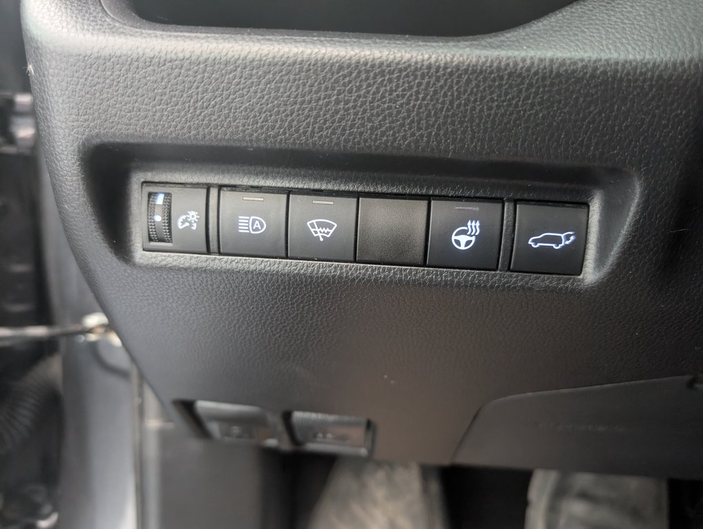 Toyota RAV4 XLE PREMIUM AWD, 2021 à Magog, Québec - 23 - w1024h768px
