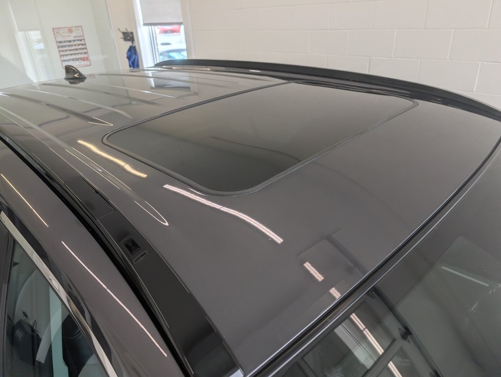 Toyota RAV4 XLE PREMIUM AWD, 2021 à Magog, Québec - 26 - w1024h768px