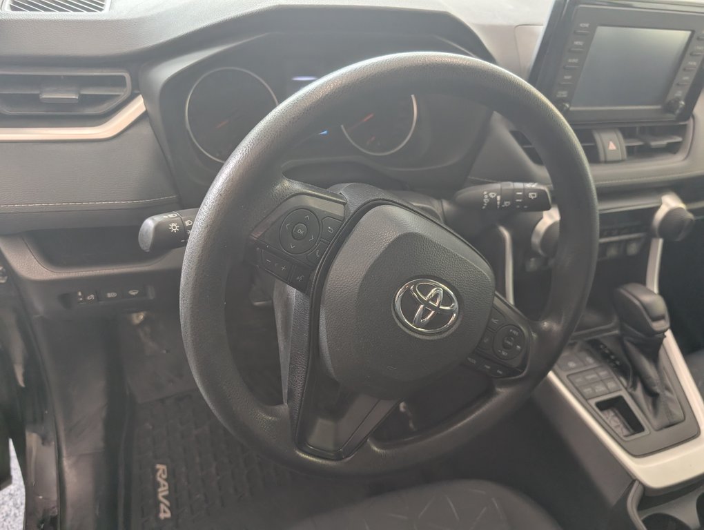 2021 Toyota RAV4 LE AWD, in Magog, Quebec - 11 - w1024h768px
