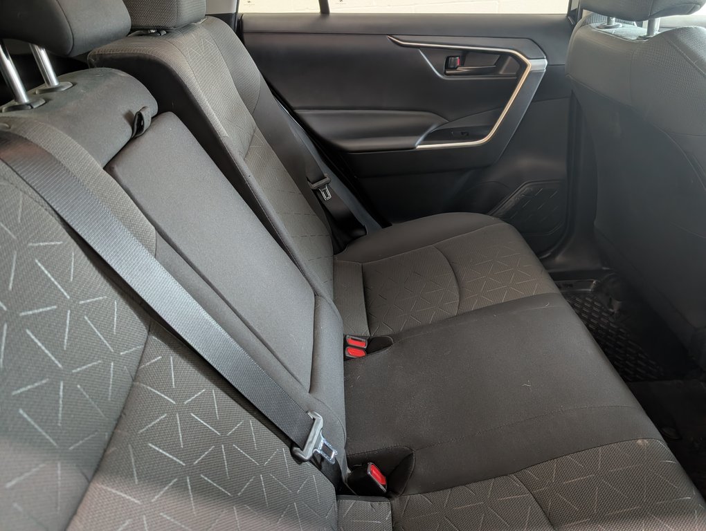 2021 Toyota RAV4 LE AWD, in Magog, Quebec - 6 - w1024h768px