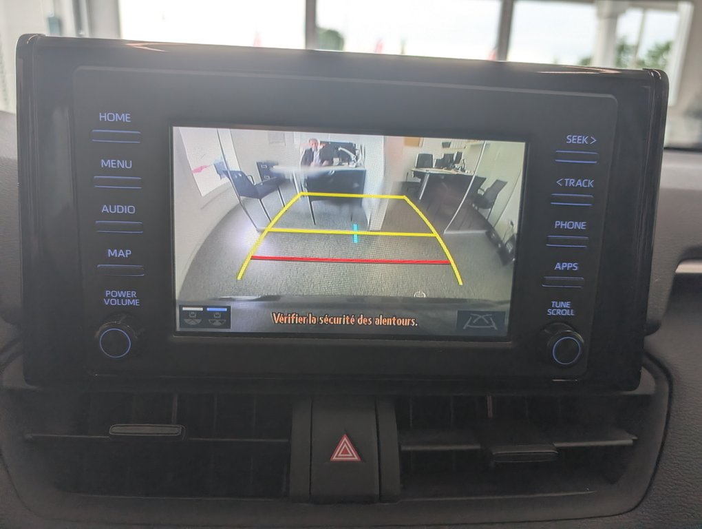 2021 Toyota RAV4 LE AWD, in Magog, Quebec - 18 - w1024h768px