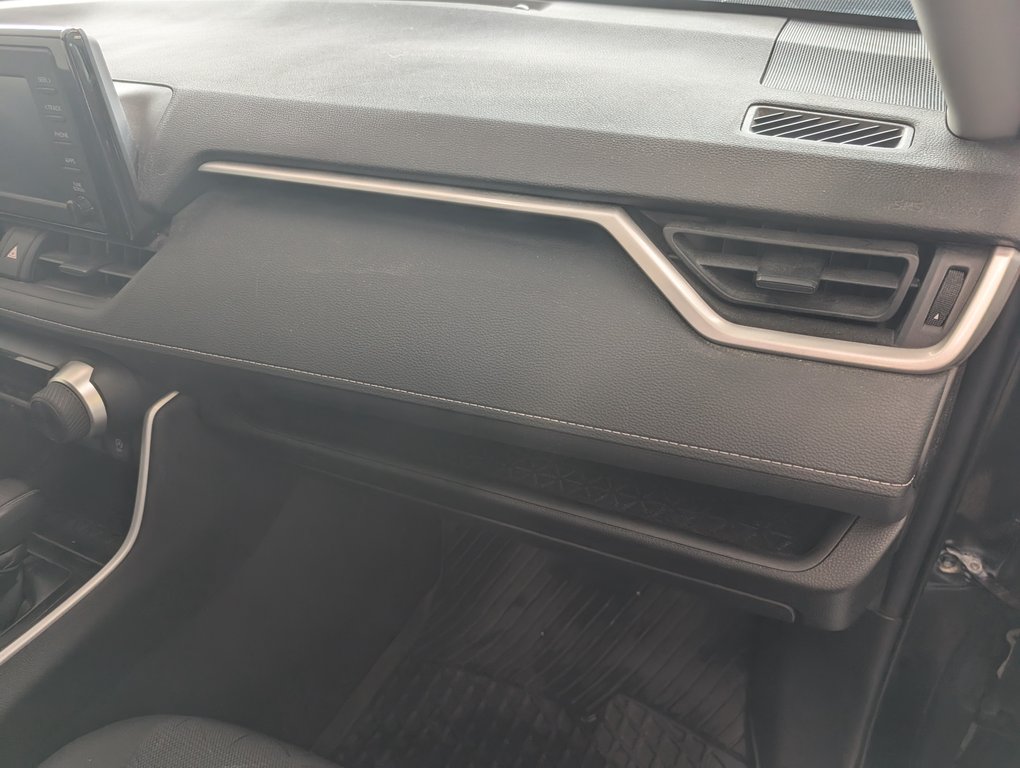 2021 Toyota RAV4 LE AWD, in Magog, Quebec - 8 - w1024h768px