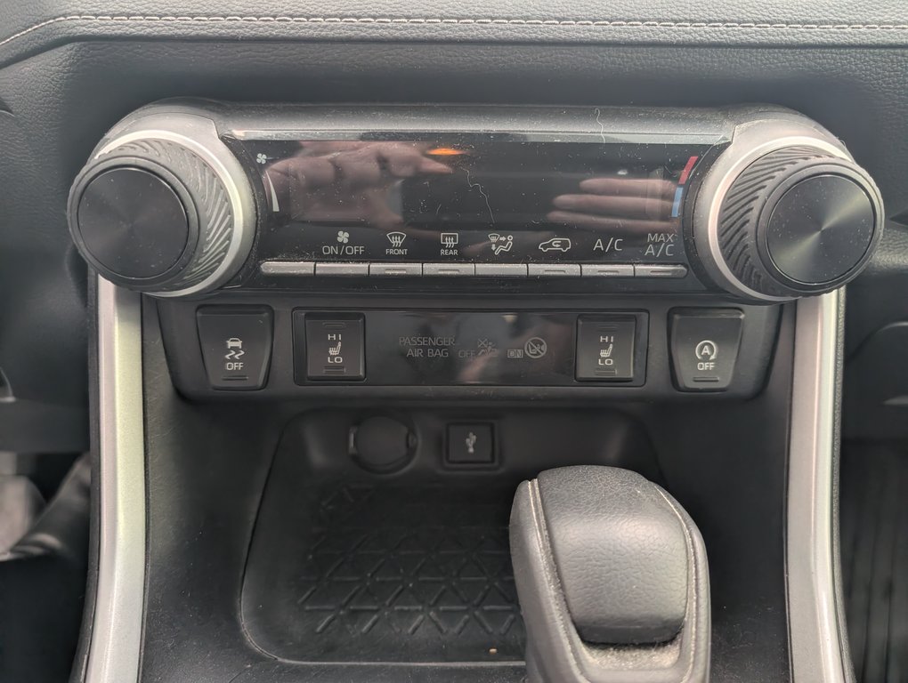 2021 Toyota RAV4 LE AWD, in Magog, Quebec - 14 - w1024h768px