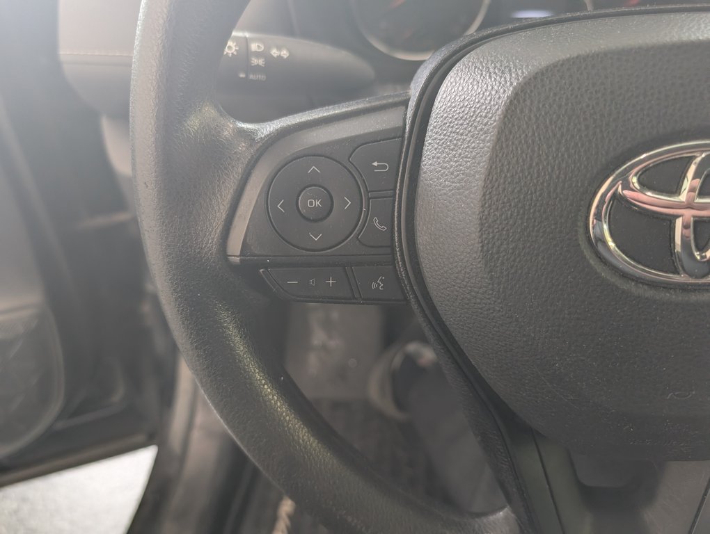 2021 Toyota RAV4 LE AWD, in Magog, Quebec - 16 - w1024h768px