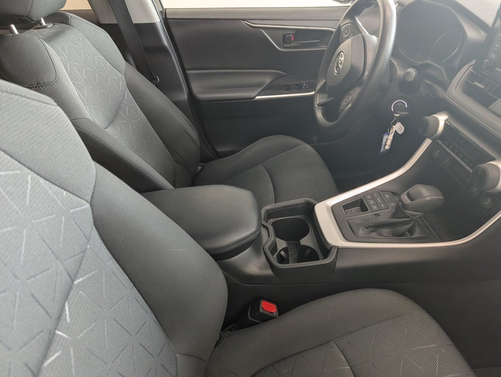 2021 Toyota RAV4 LE AWD, in Magog, Quebec - 7 - w1024h768px