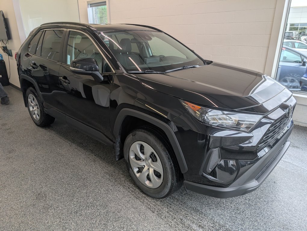 2021 Toyota RAV4 LE AWD, in Magog, Quebec - 1 - w1024h768px