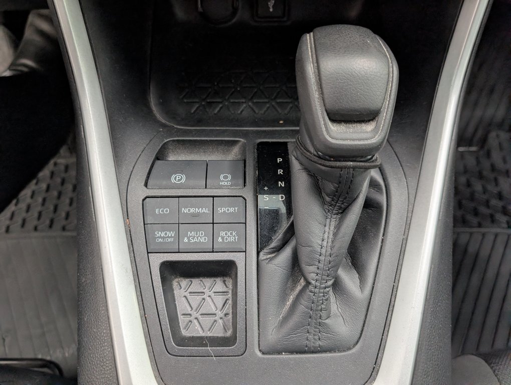 2021 Toyota RAV4 LE AWD, in Magog, Quebec - 15 - w1024h768px