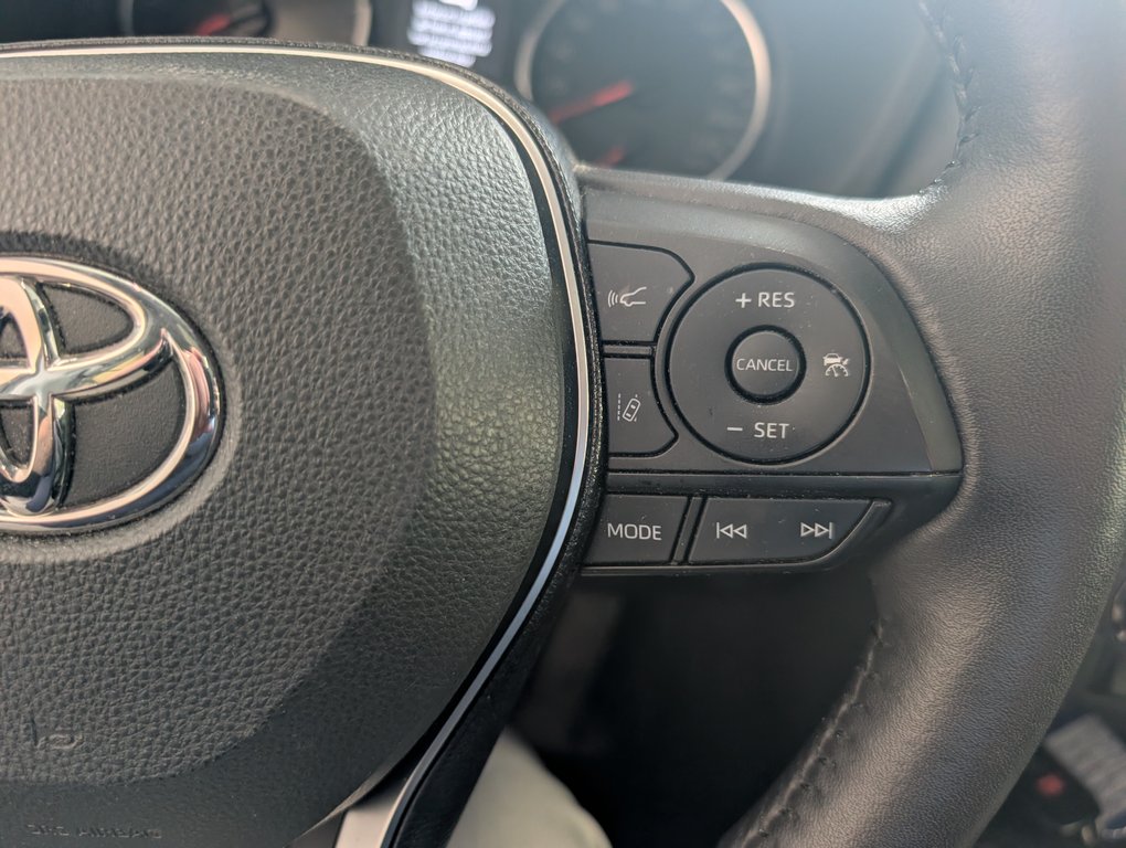 2021 Toyota RAV4 XLE AWD, in Magog, Quebec - 19 - w1024h768px