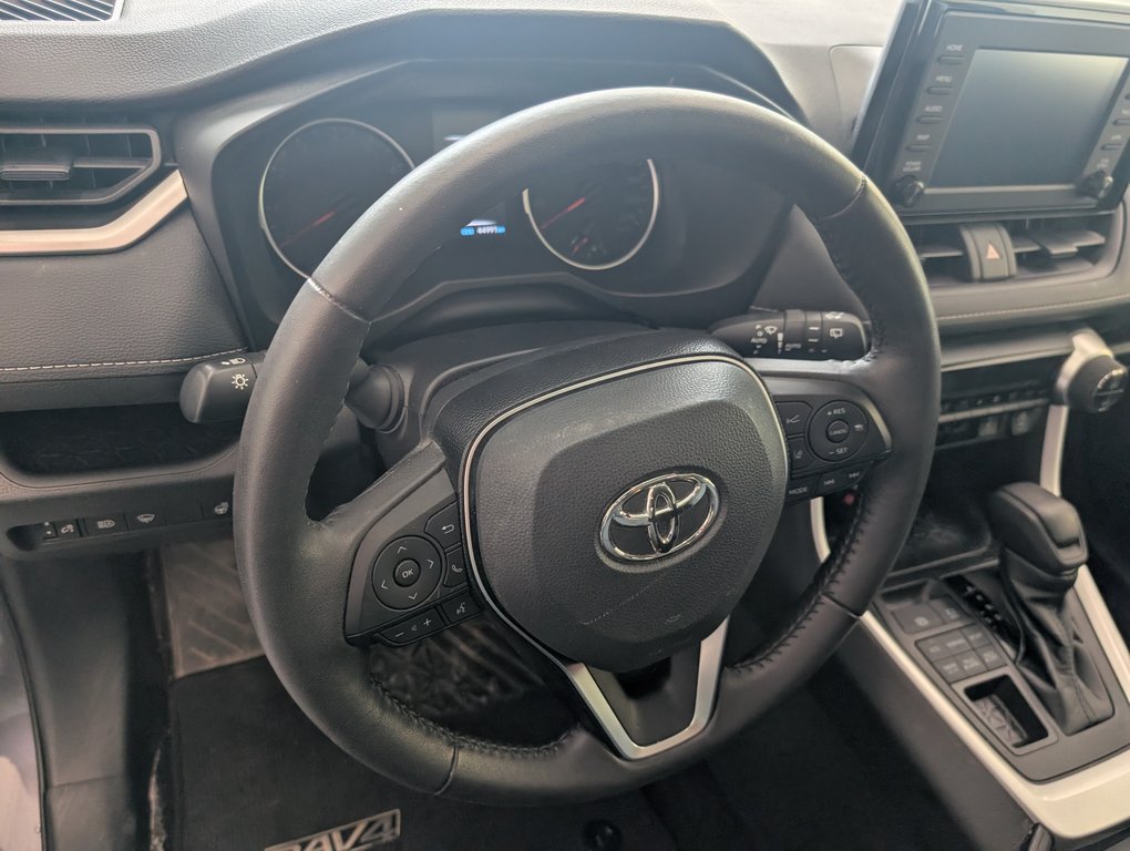 2021 Toyota RAV4 XLE AWD, in Magog, Quebec - 13 - w1024h768px