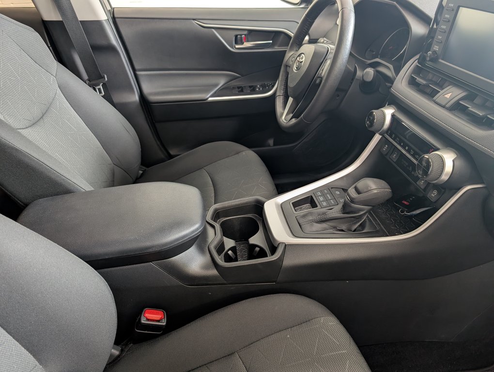 2021 Toyota RAV4 XLE AWD, in Magog, Quebec - 8 - w1024h768px