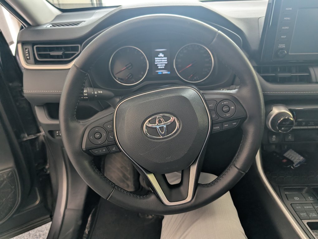 2021 Toyota RAV4 XLE AWD, in Magog, Quebec - 15 - w1024h768px