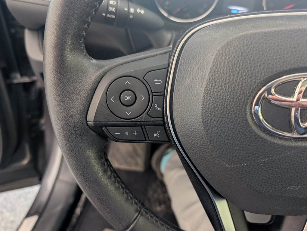 2021 Toyota RAV4 XLE AWD, in Magog, Quebec - 18 - w1024h768px
