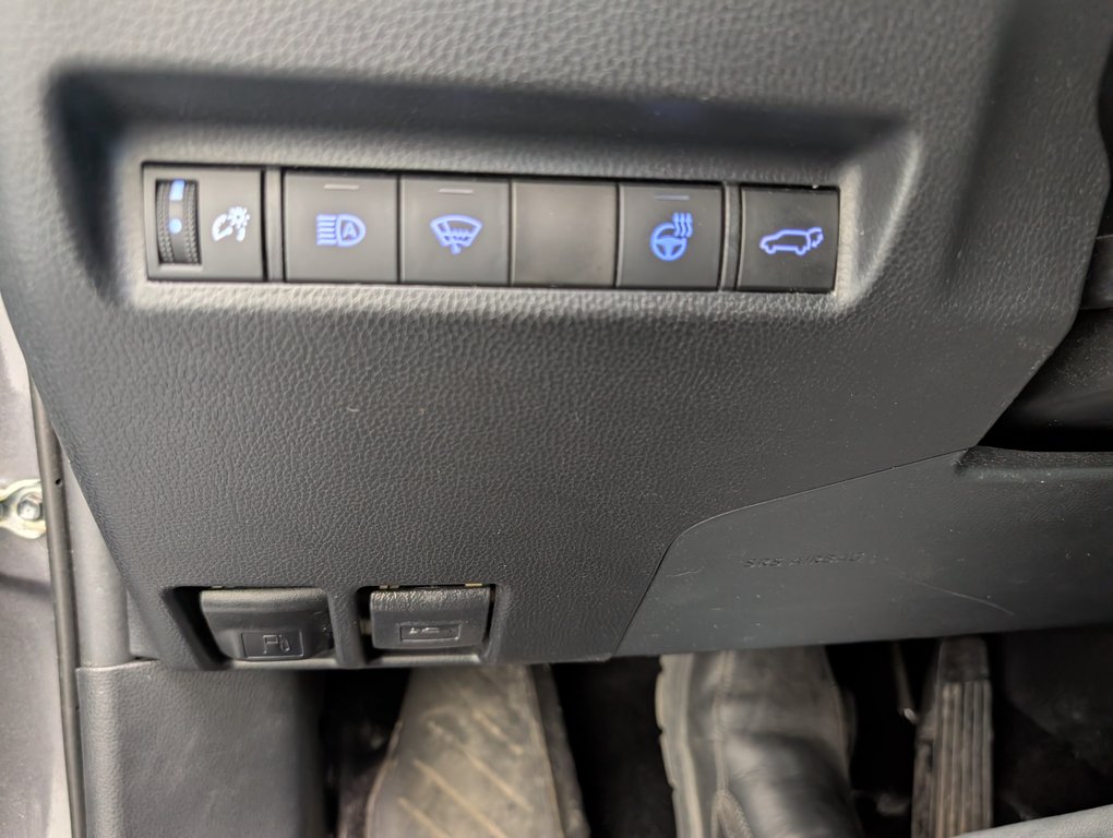 2021 Toyota RAV4 XLE AWD, in Magog, Quebec - 22 - w1024h768px