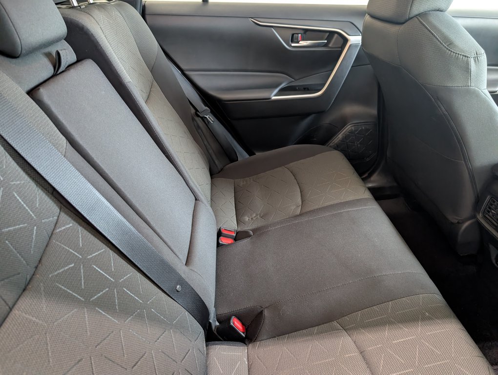 2021 Toyota RAV4 XLE AWD, in Magog, Quebec - 7 - w1024h768px
