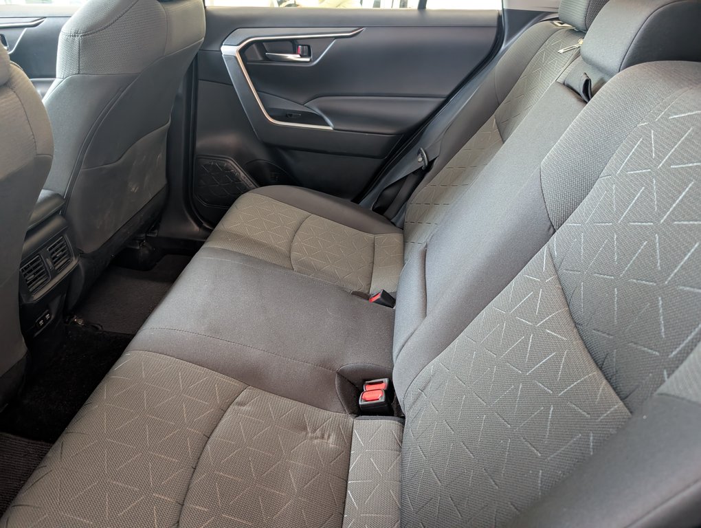 2021 Toyota RAV4 XLE AWD, in Magog, Quebec - 10 - w1024h768px