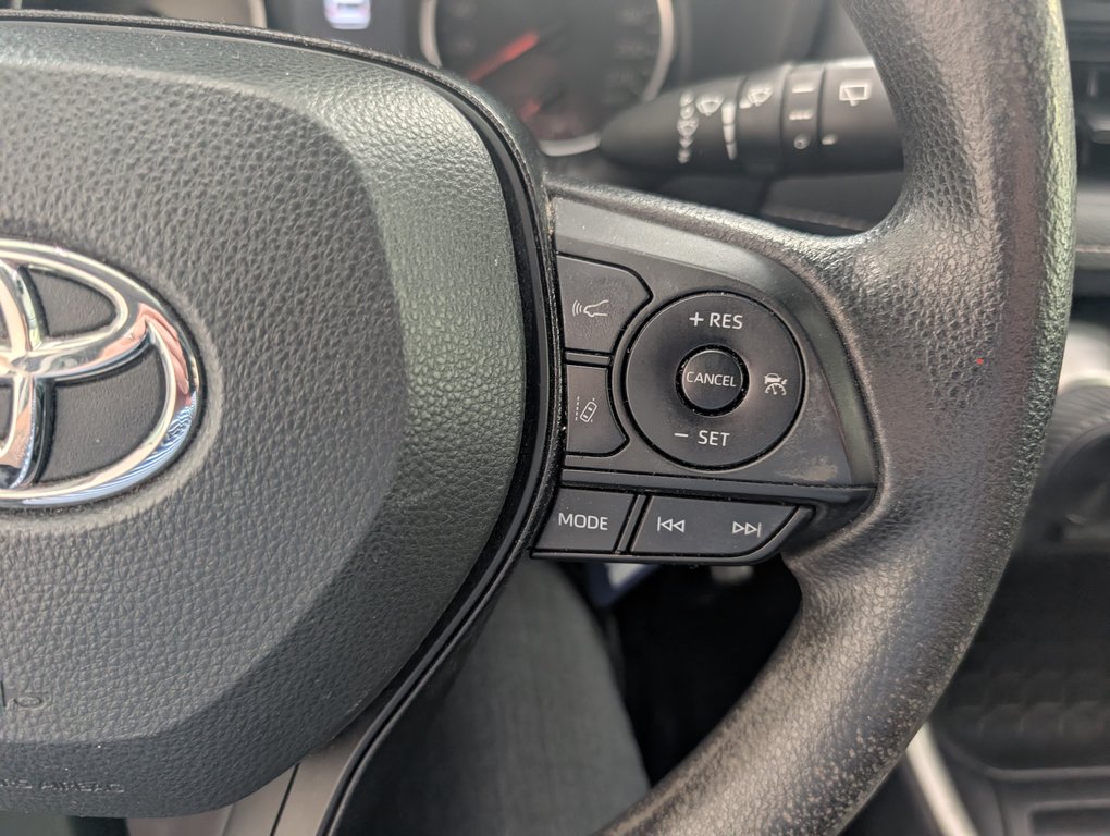 2021 Toyota RAV4 LE, A/C, in Magog, Quebec - 18 - w1024h768px