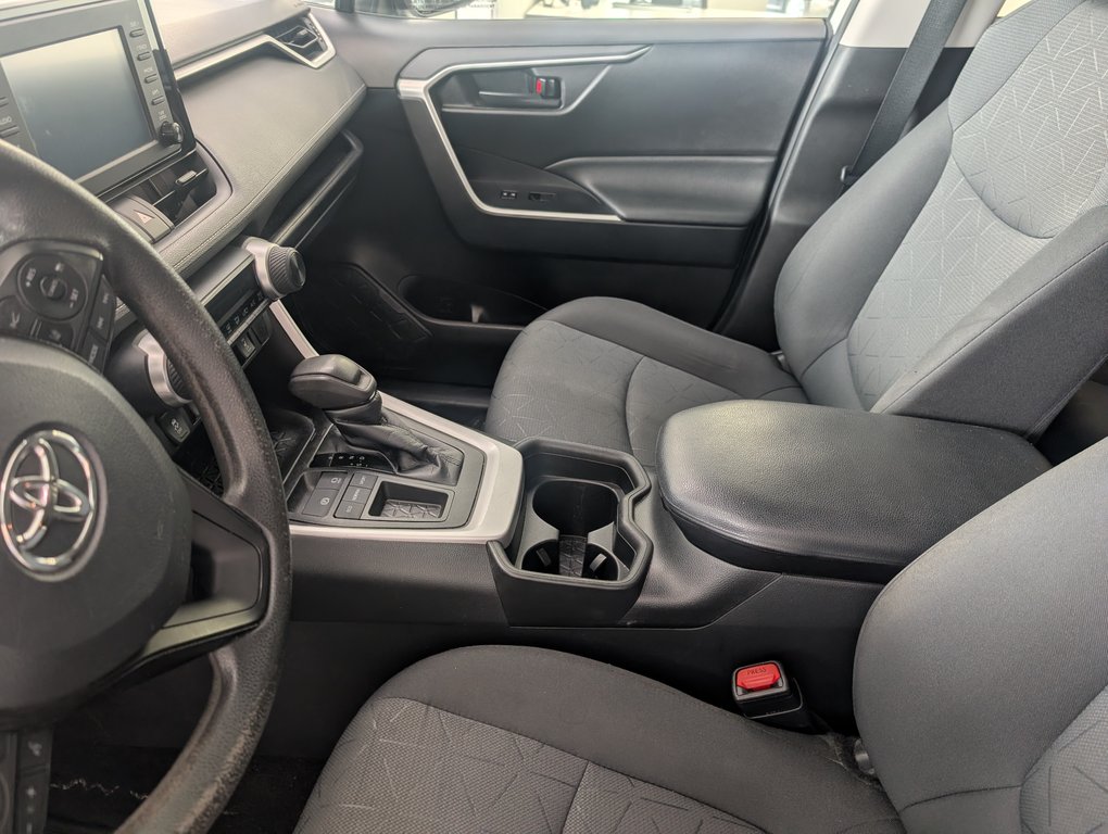 2021 Toyota RAV4 LE, A/C, in Magog, Quebec - 11 - w1024h768px