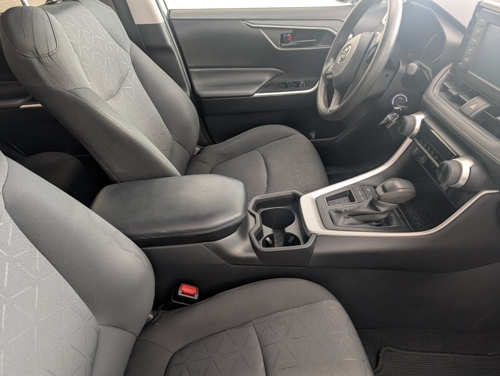 2021 Toyota RAV4 LE, A/C, in Magog, Quebec - 8 - w1024h768px