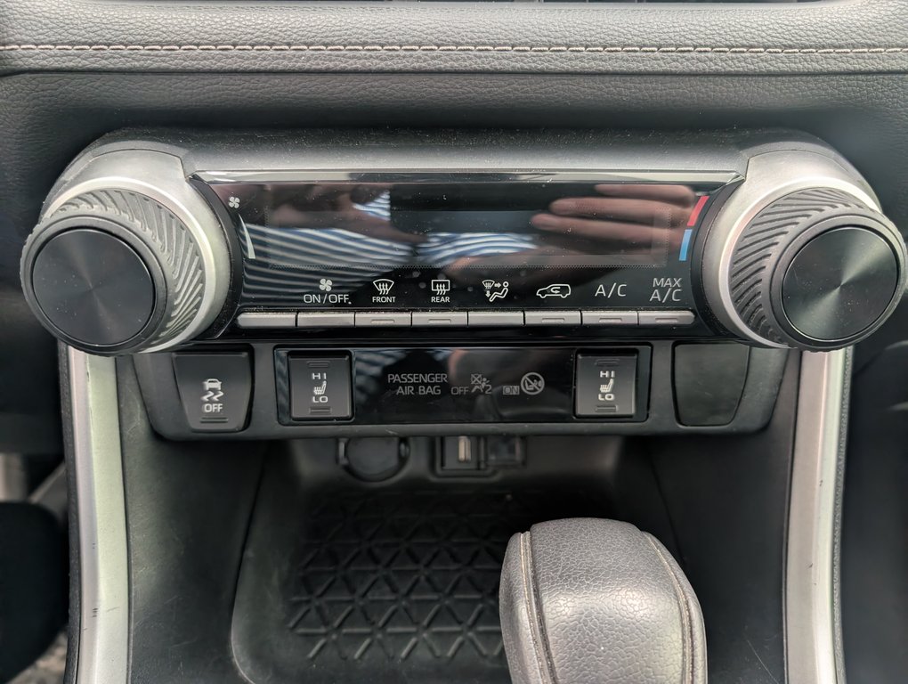 2021 Toyota RAV4 LE, A/C, in Magog, Quebec - 16 - w1024h768px