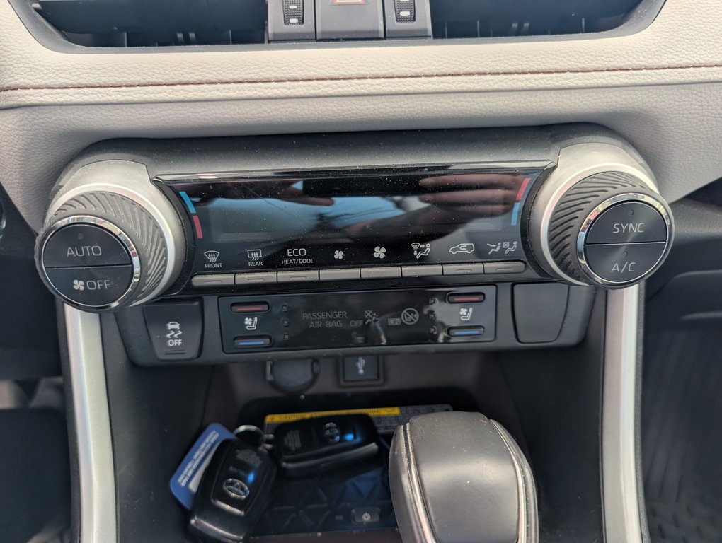Toyota RAV4 Limited AWD, CUIT, TOIT, 2021 à Magog, Québec - 15 - w1024h768px