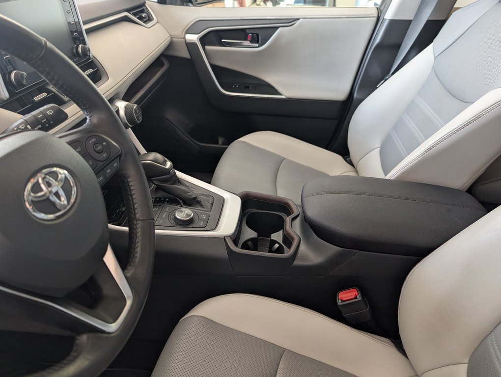 Toyota RAV4 Limited AWD, CUIT, TOIT, 2021 à Magog, Québec - 8 - w1024h768px