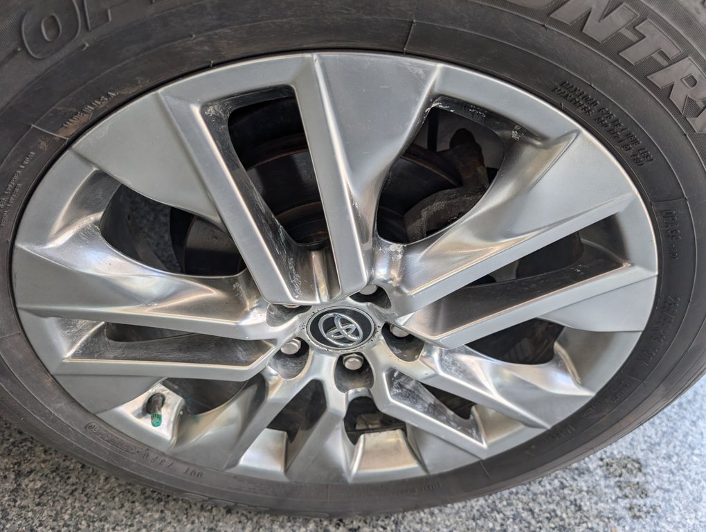 Toyota RAV4 Limited AWD, CUIT, TOIT, 2021 à Magog, Québec - 22 - w1024h768px